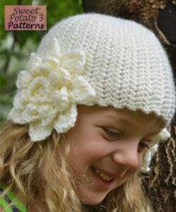 Read more about the article Flower Earflap Hat Pattern Release
