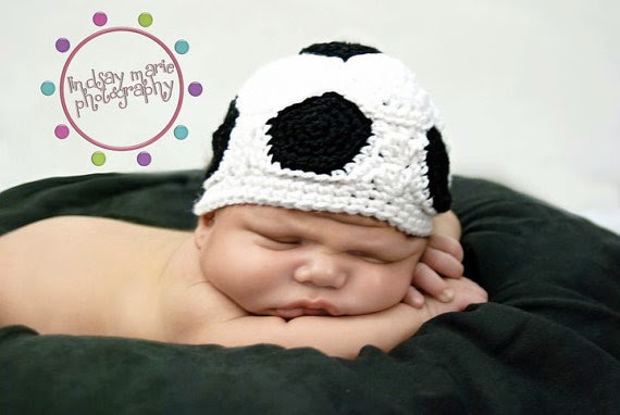 Read more about the article Soccer Ball Crochet Hat Pattern