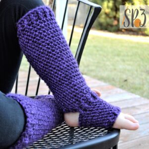Read more about the article Plum Perfect Footed Leggings – Crochet Pattern