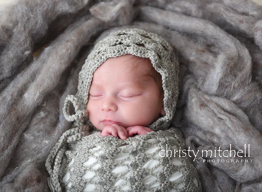 Read more about the article Trellis Newborn Bonnet & Cocoon  Set – Crochet Pattern