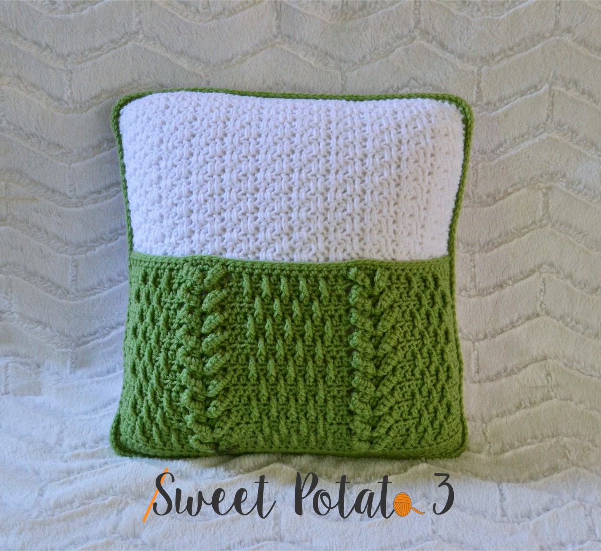 Read more about the article Sleep Tight Pocket Pillow – Crochet Pattern