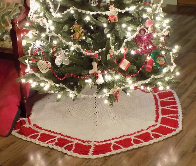 O’Christmas Tree Skirt & Long John Stocking Pattern Release - Sweet ...