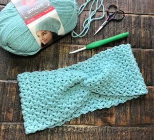 Read more about the article How to make a Twist Ear Warmer or Headband Tutorial
