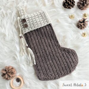 Read more about the article Joyeux Noel Christmas Stocking Crochet Pattern
