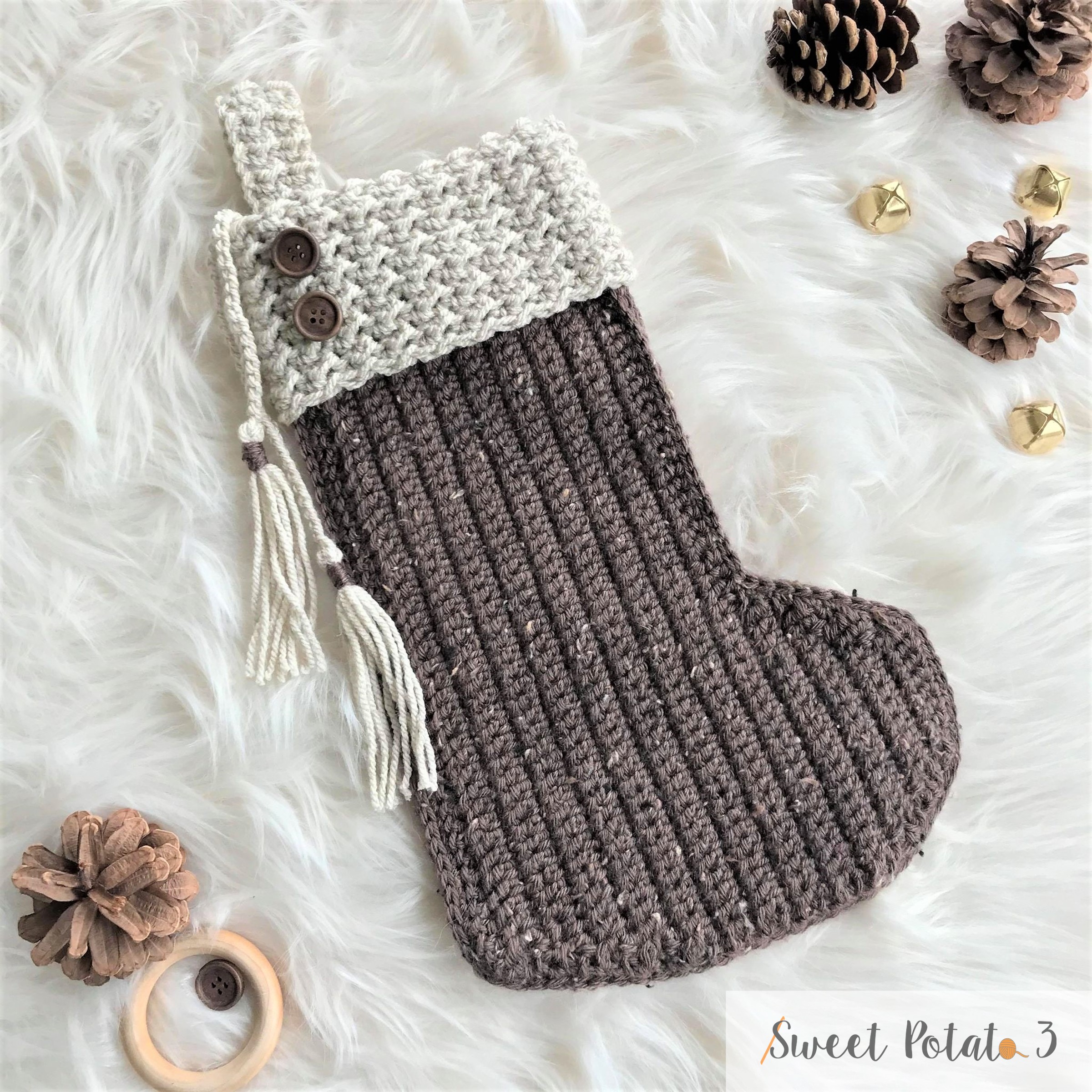 You are currently viewing Joyeux Noel Christmas Stocking Crochet Pattern