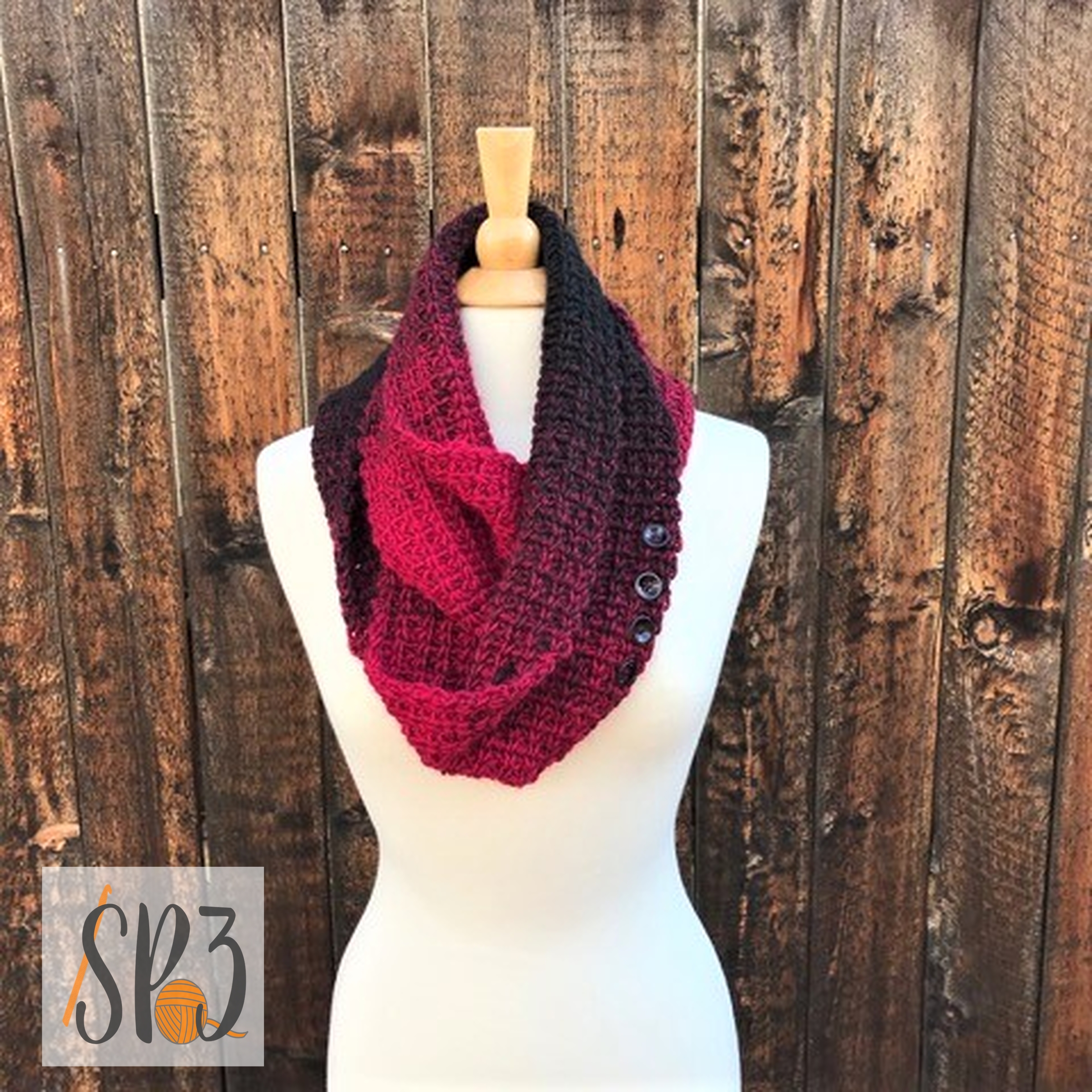 Read more about the article Winter Tracks Scarf / Cowl – Crochet Pattern