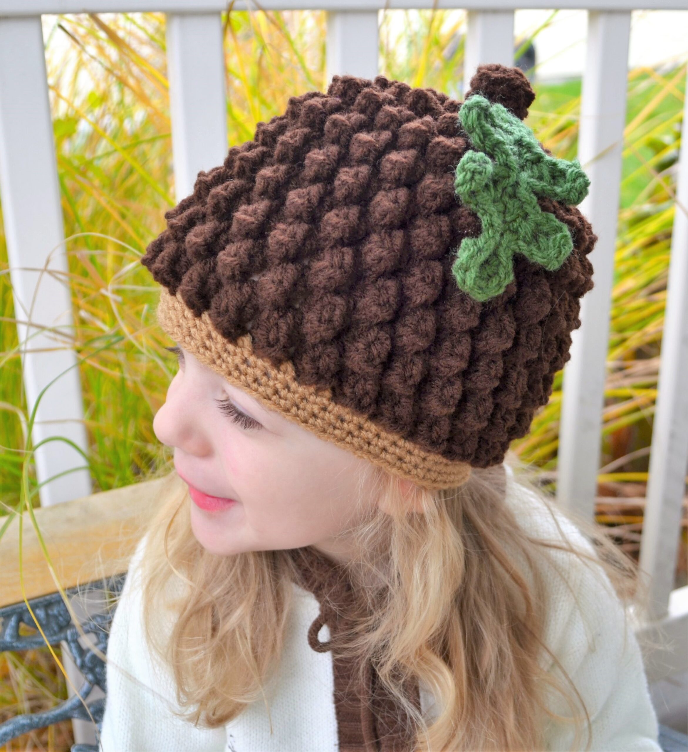 Read more about the article Acorn / Pinecone Hat Crochet Pattern