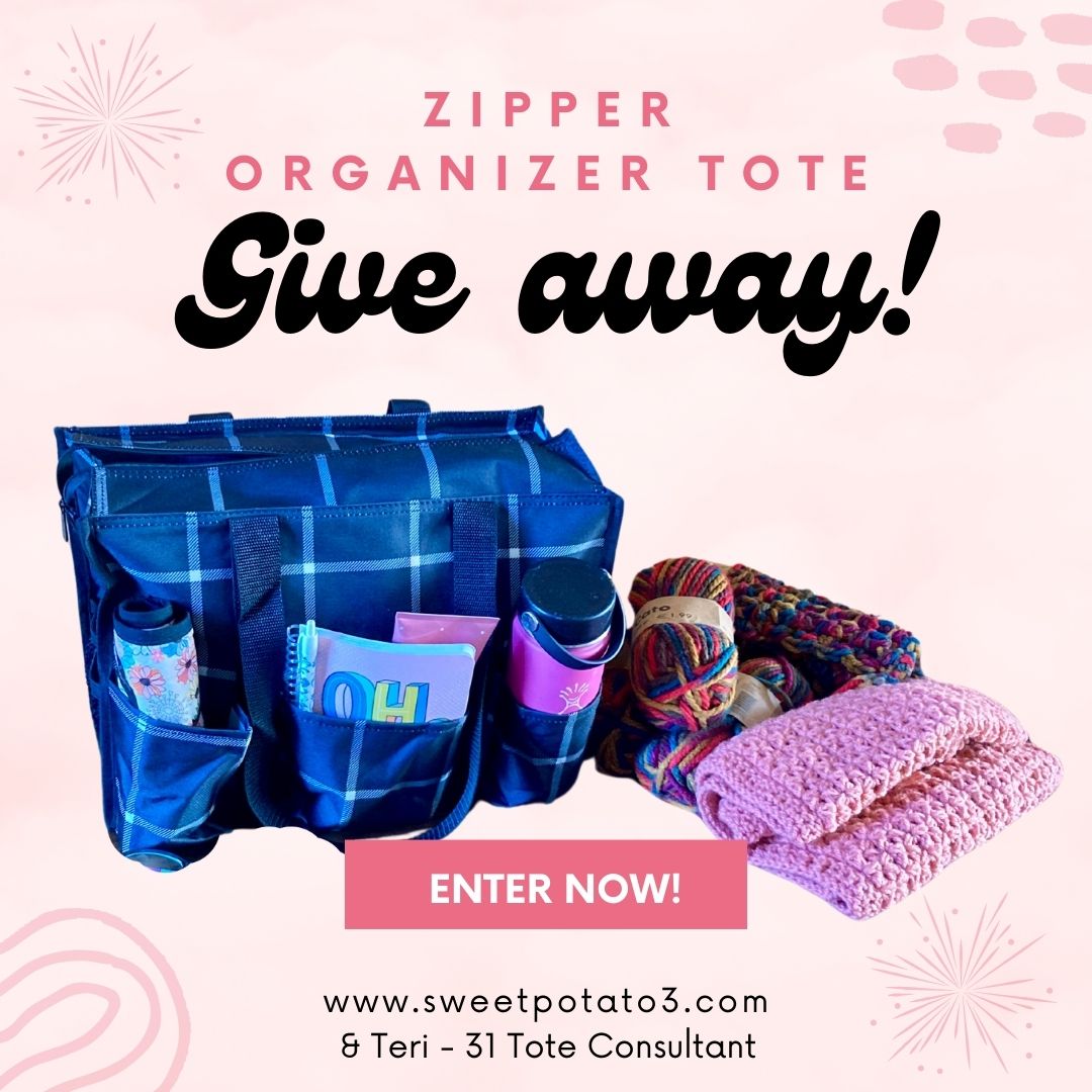Read more about the article Zipper Organizer Tote Giveaway