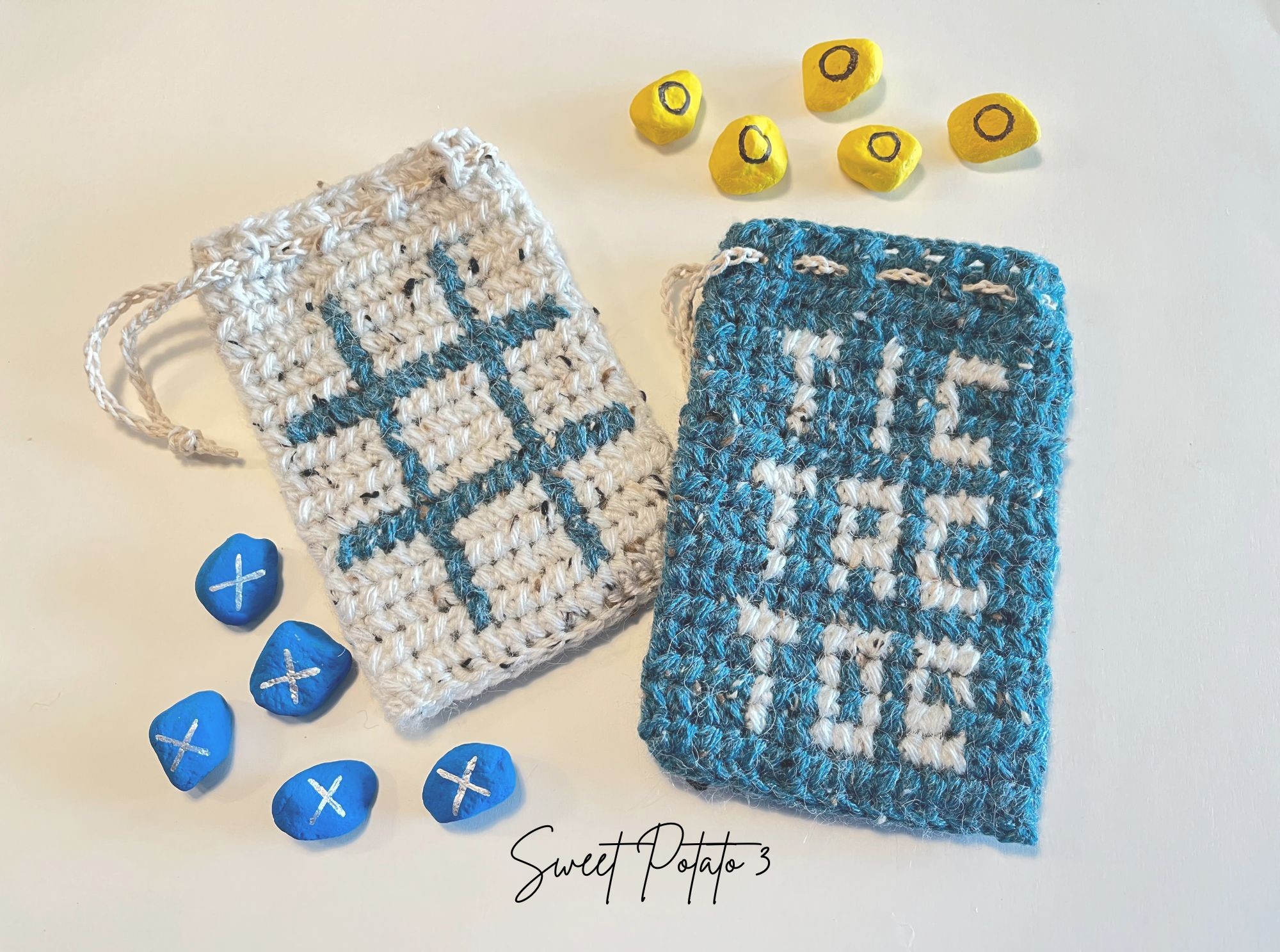 You are currently viewing Crochet a Tic Tac Toe Bag – Fun On the Go Game!