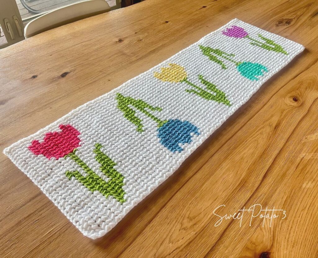 Spring-Tulip-Table-Runner-7-1024x831 Spring Tulips Crochet Table Runner Pattern