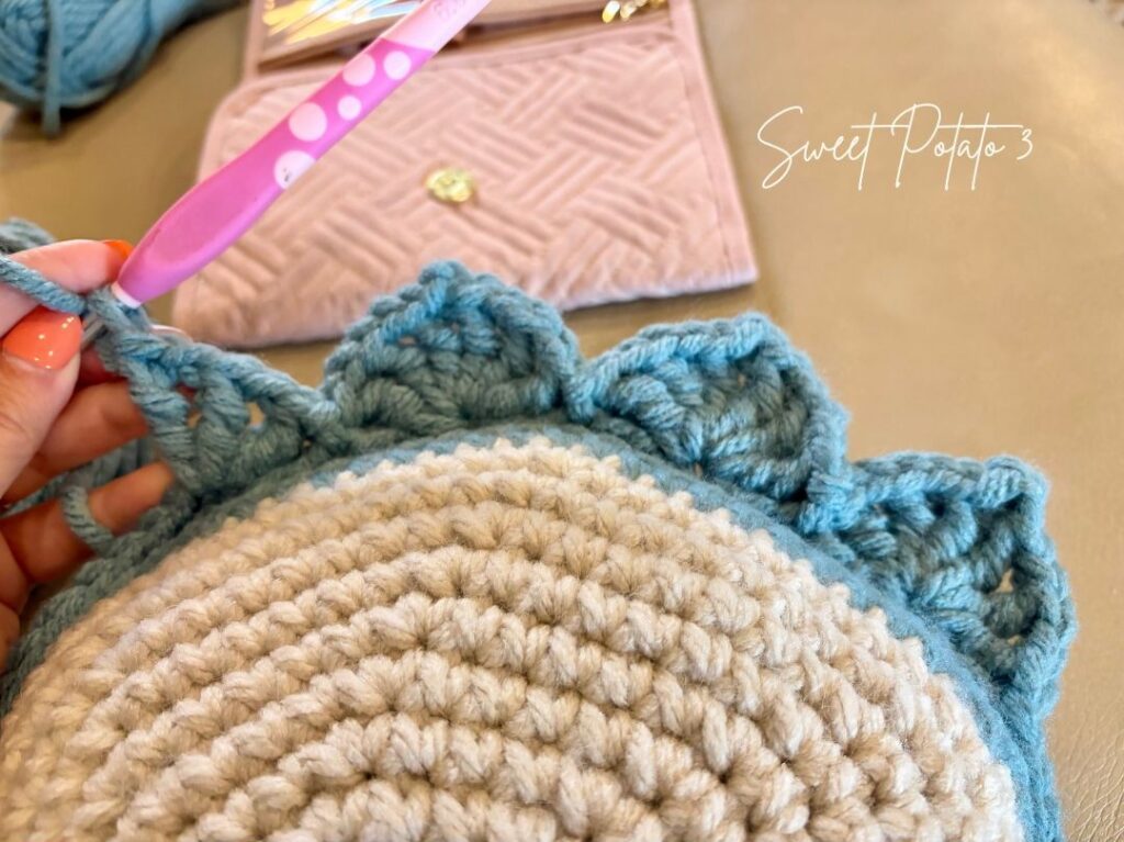 Flower-Pillow-15-1024x767 Round Flower Crochet Pillow Pattern (Free & Easy Floral Cushion)